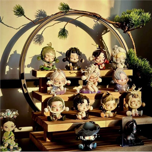 Pop mart Skullpanda SP1 Latest Cute Motherland Version of Blind Box Cartoon Characters on the Table Presents for Boys and Girls
